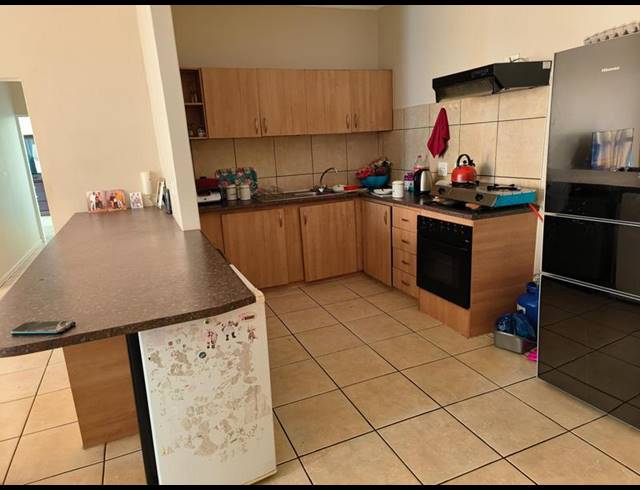 2 BEDROOM APARTMENT FOR SALE IN SILVERTON